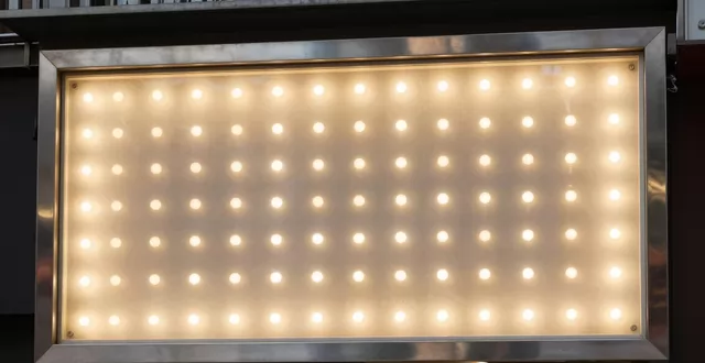 南宁广告公司制作门头招牌 夜宵店奶茶铺灯箱定制亮得想进去